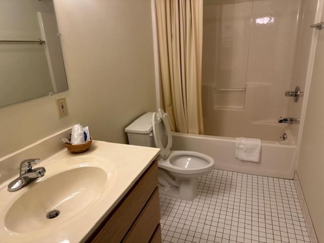 Oakridge Motel Newaygo Ngoại thất bức ảnh